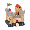 Castillo de madera en miniatura para decorar habitaciones infantiles.